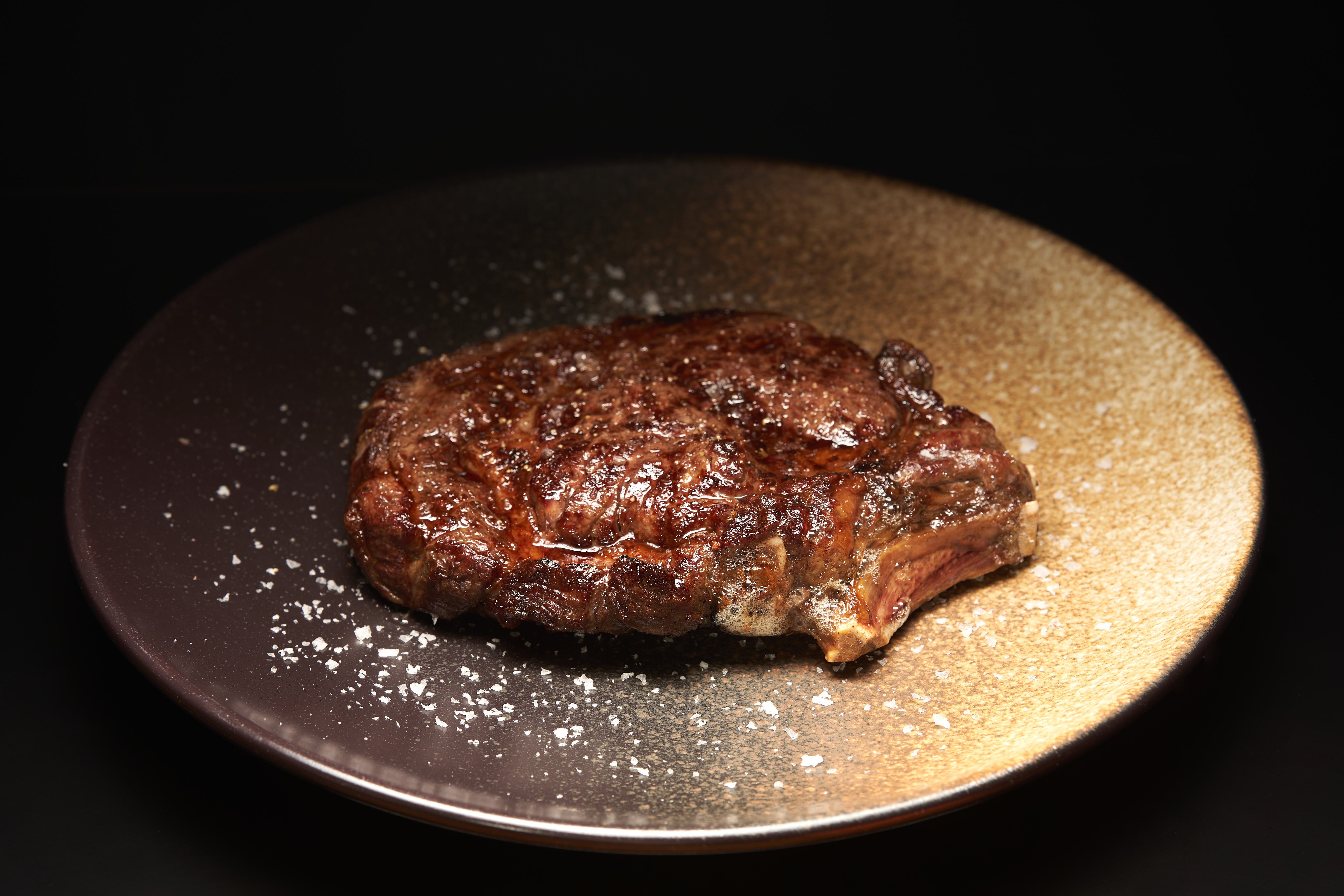 Dry-Aged Crossbred Wagyu: The Perfect Combination of Wagyu Marbling and 65-Day Dry Aging