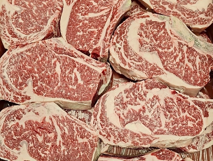 Dry Aged стейк в Риге — что это такое и почему он стоит дороже